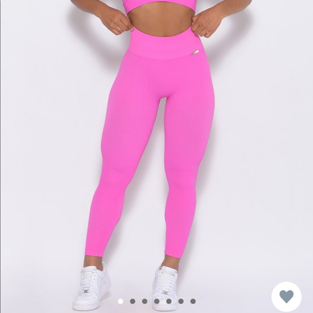 bombshell leggings. never worn. tags still on